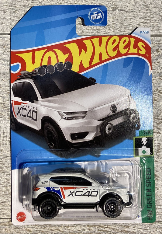 2024 Hot Wheels #14 Volvo XC40 Recharge WHITE