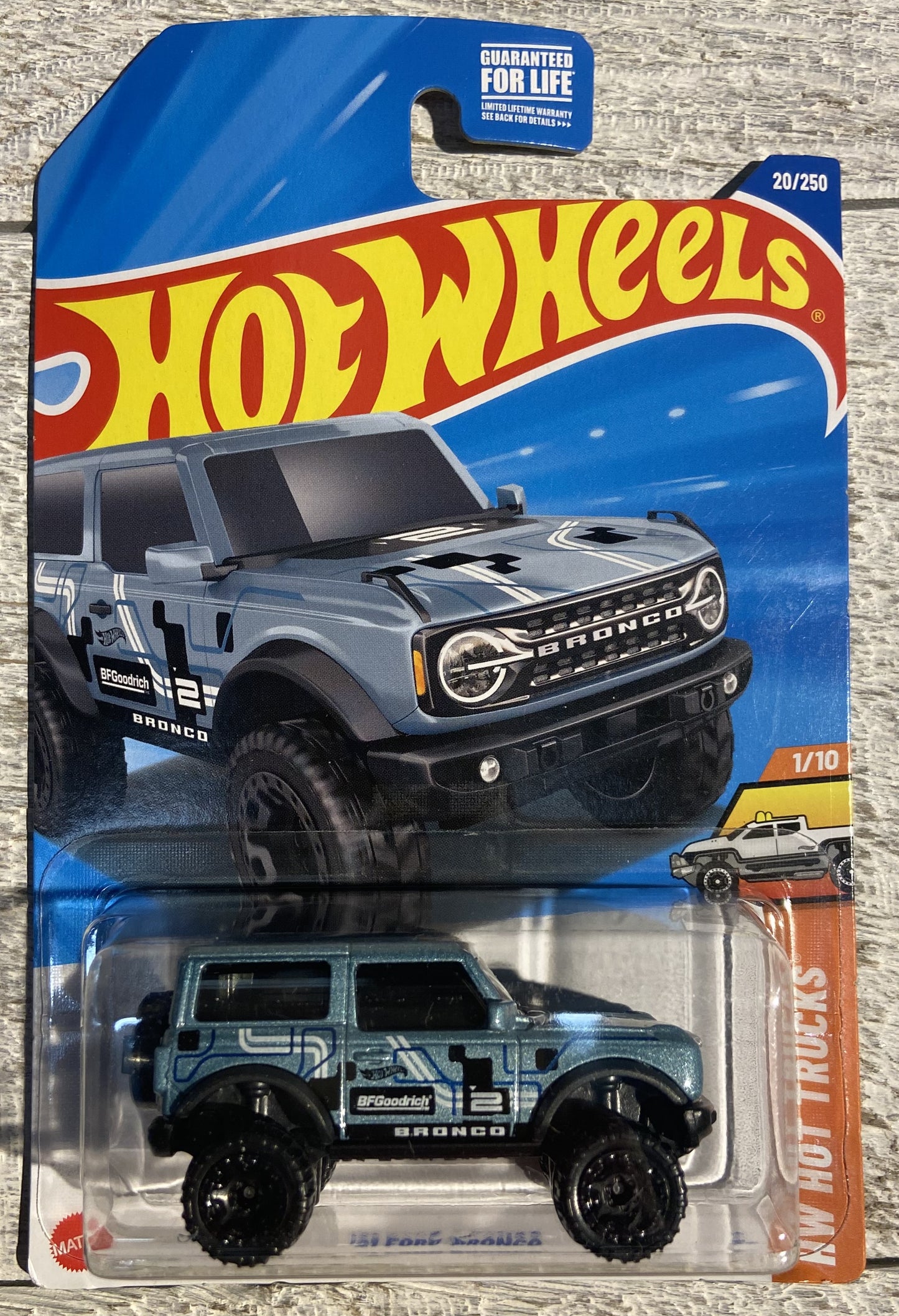 2025 Hot Wheels #20 21 Ford Bronco BLUE