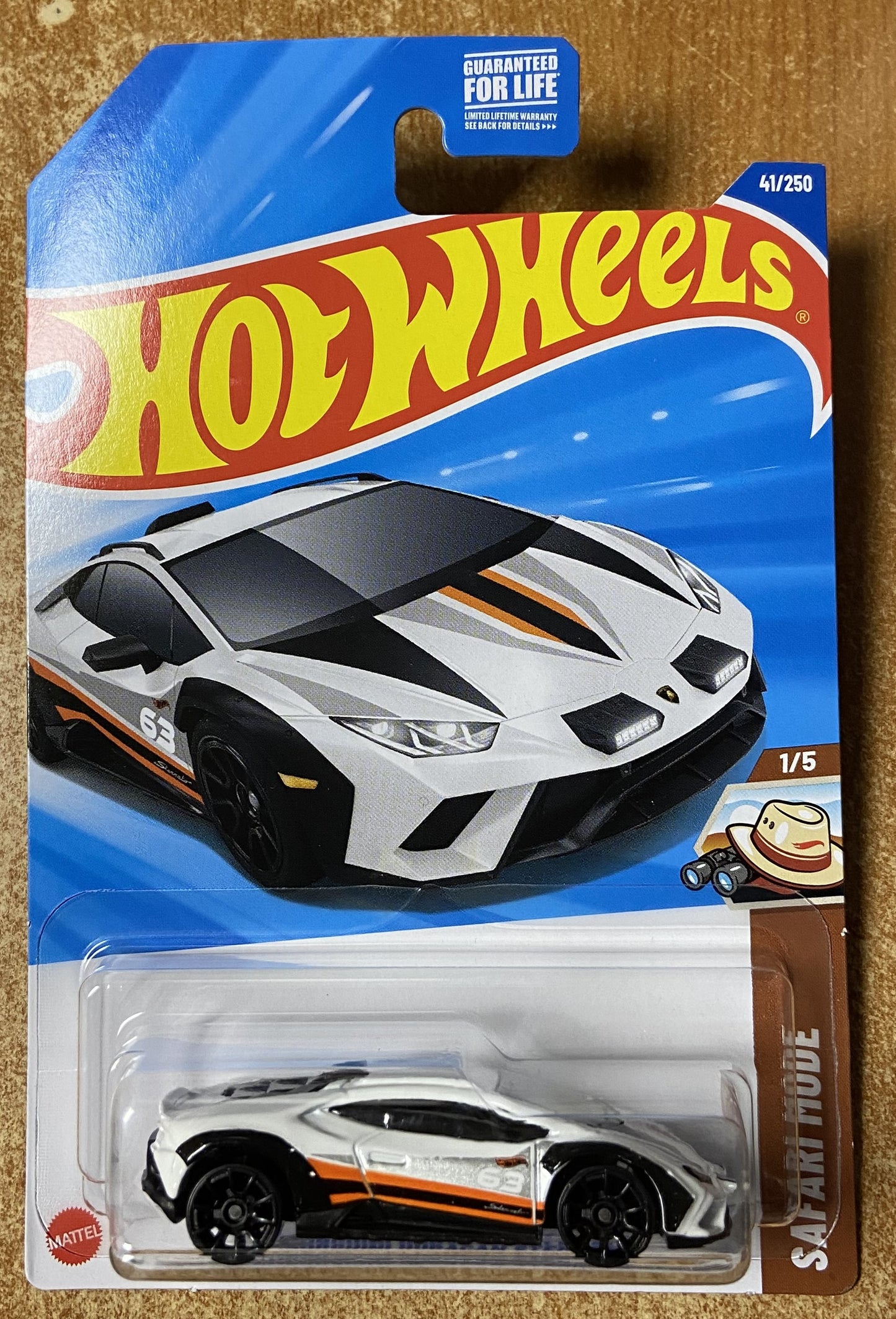 2025 Hot Wheels #41 Lamorghini Huracan Sterrato WHITE
