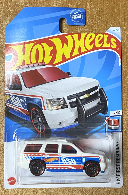 2024 Hot Wheels #57 07 Chevy Tahoe WHITE
