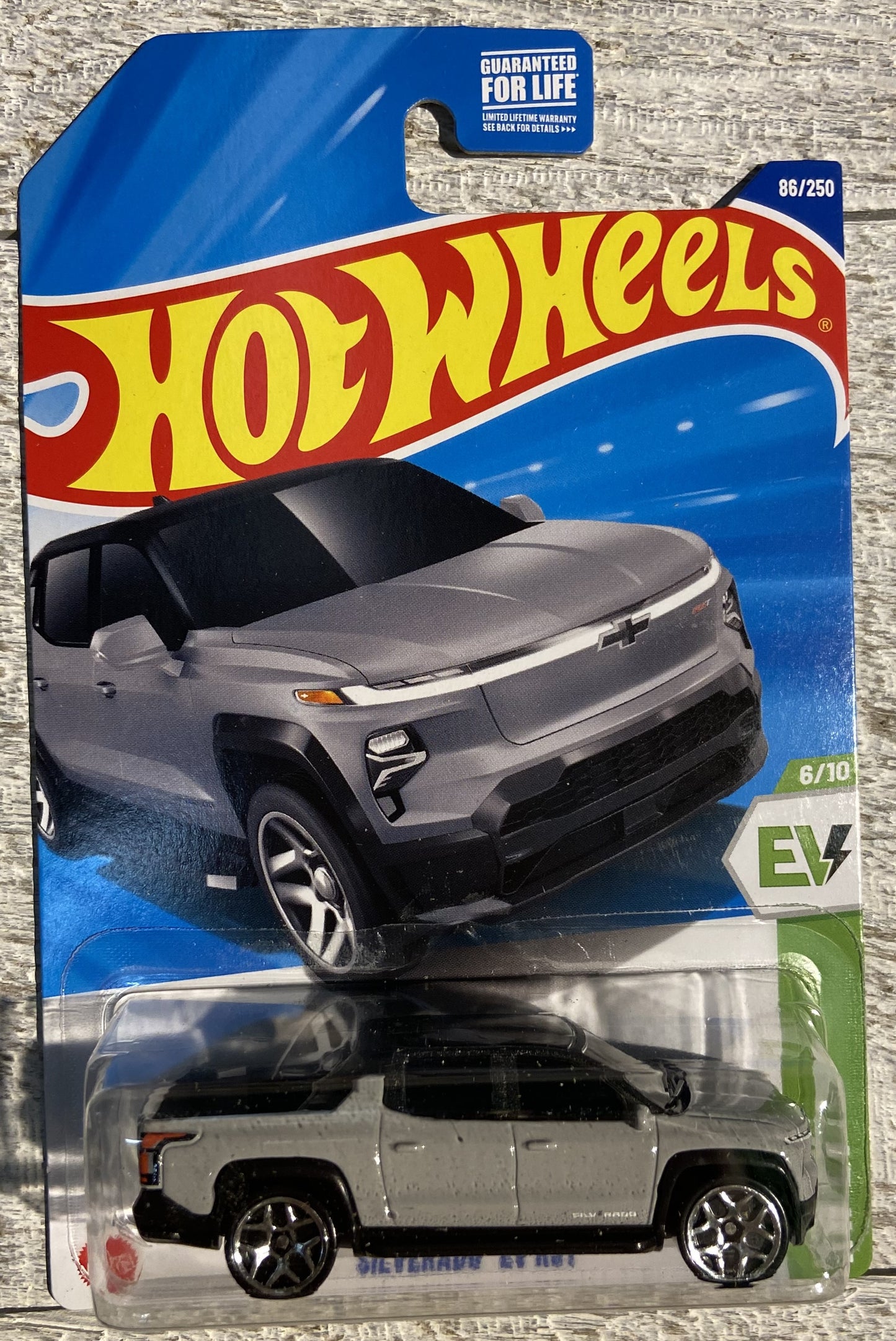 2025 Hot Wheels #86 Silverado EV RST SILVER