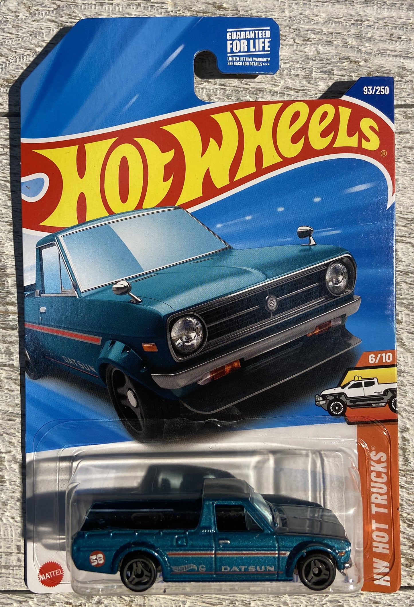 2025 Hot Wheels #93 1975 Datsun Sunny Truck GREEN