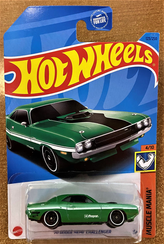 2023 Hot Wheels #123 70 Dodge Hemi Challenger GREEN