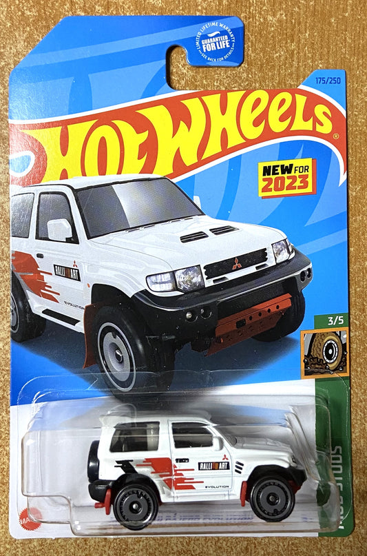 2023 Hot Wheels #175 Mitsubishi Pajero Evolution WHITE