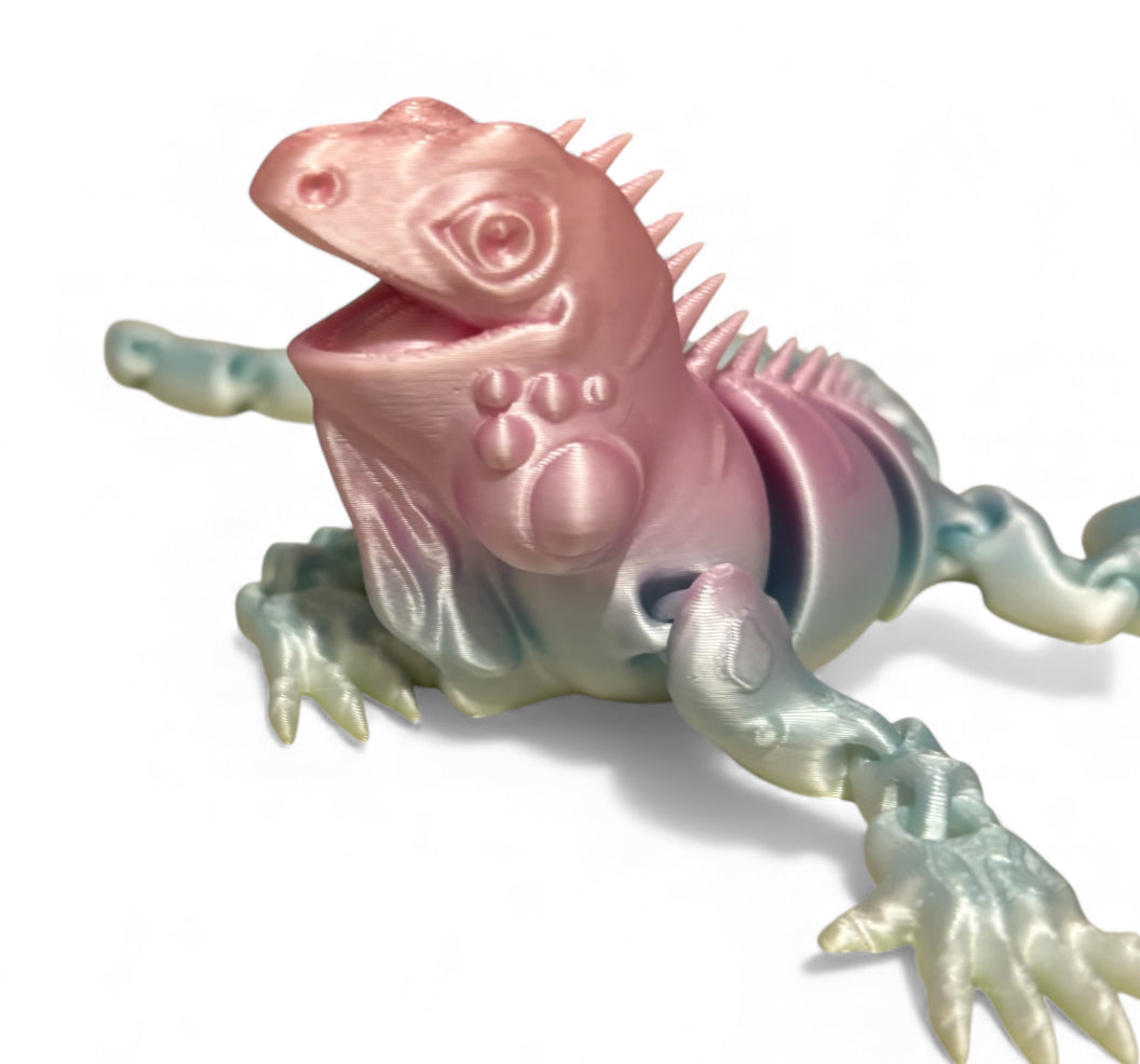 3D Printed - 12" Iguana - Iridescent Prism