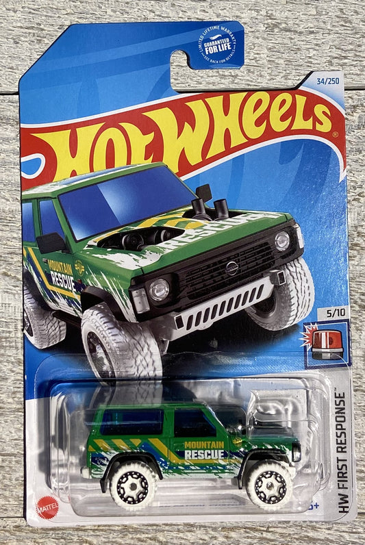 2024 Hot Wheels #34 Nissan Patrol Custom GREEN