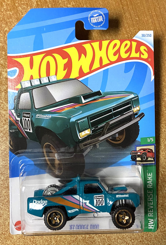 2024 Hot Wheels #38 87 Dodge D100 GREEN