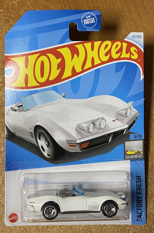 2024 Hot Wheels #47 72 Stingray Convertible WHITE