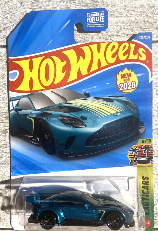 2026 Hot Wheels #125 2024 Aston Martin Vantage GT3 GREEN