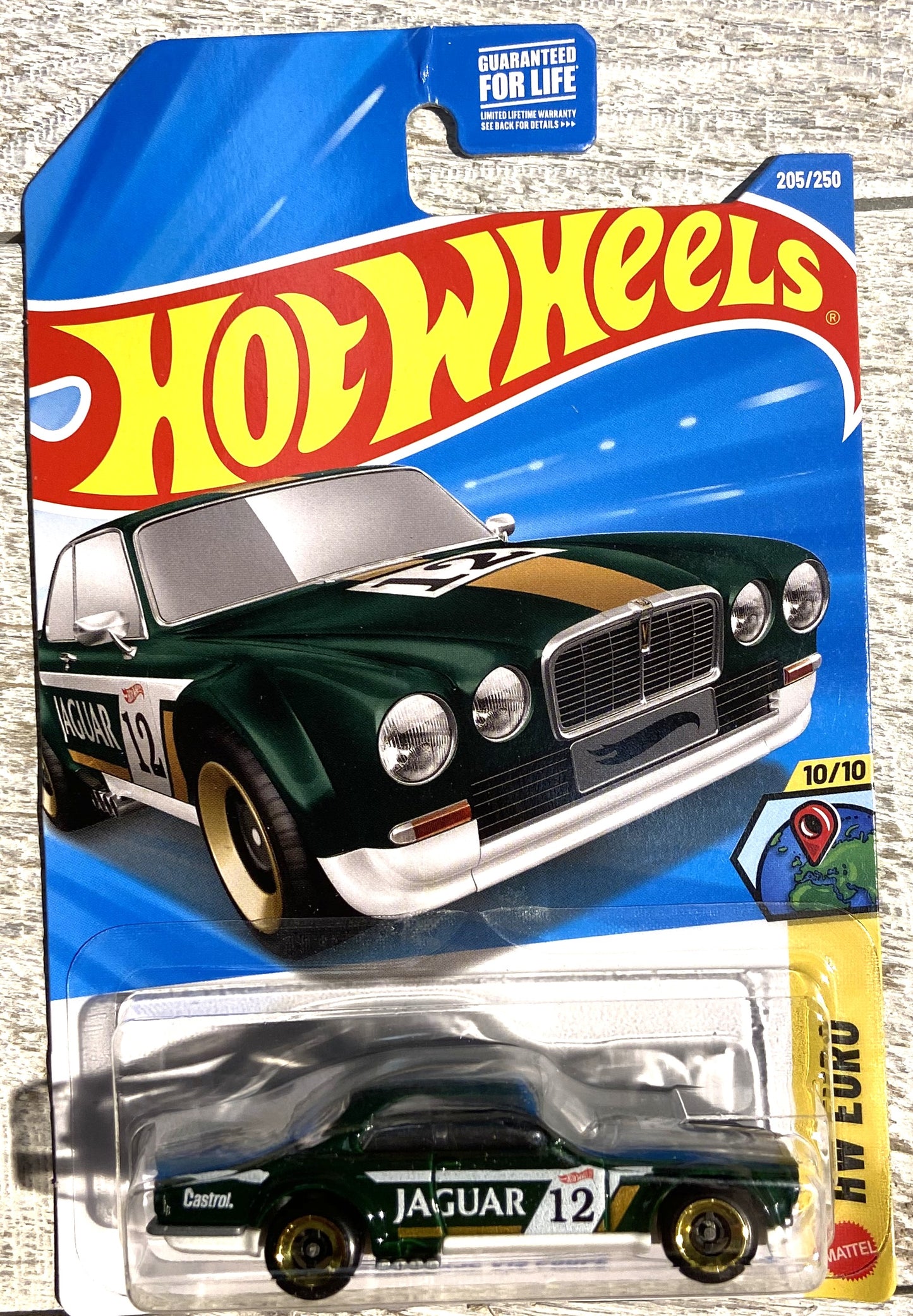 2026 Hot Wheels #205 Jaguar XJC V12 Coupe GREEN