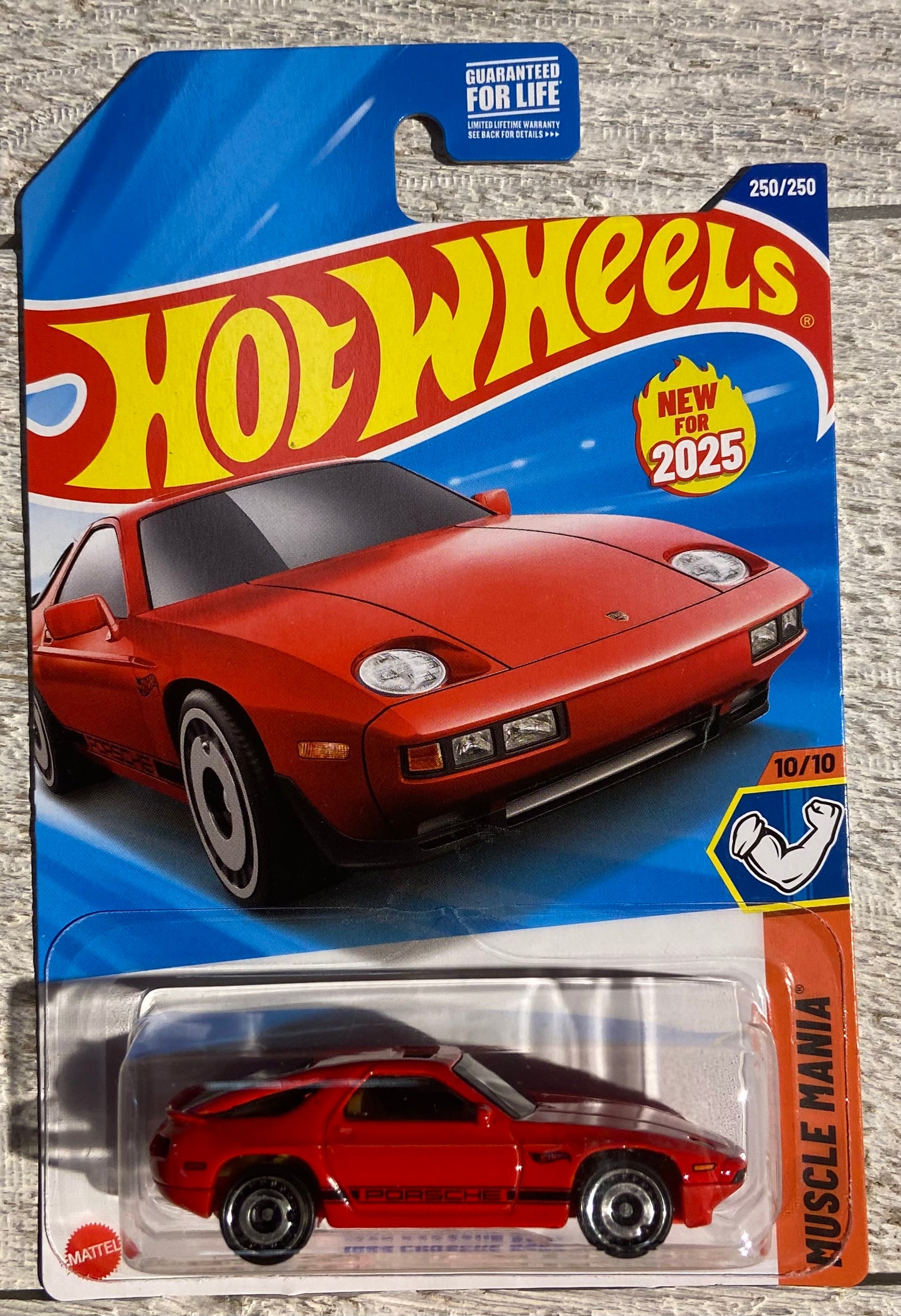 2025 Hot Wheels #250 1983 Porsche 928S RED