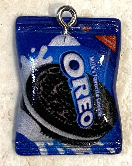 Resin Charm - 1.1" x 0.78" Oreo