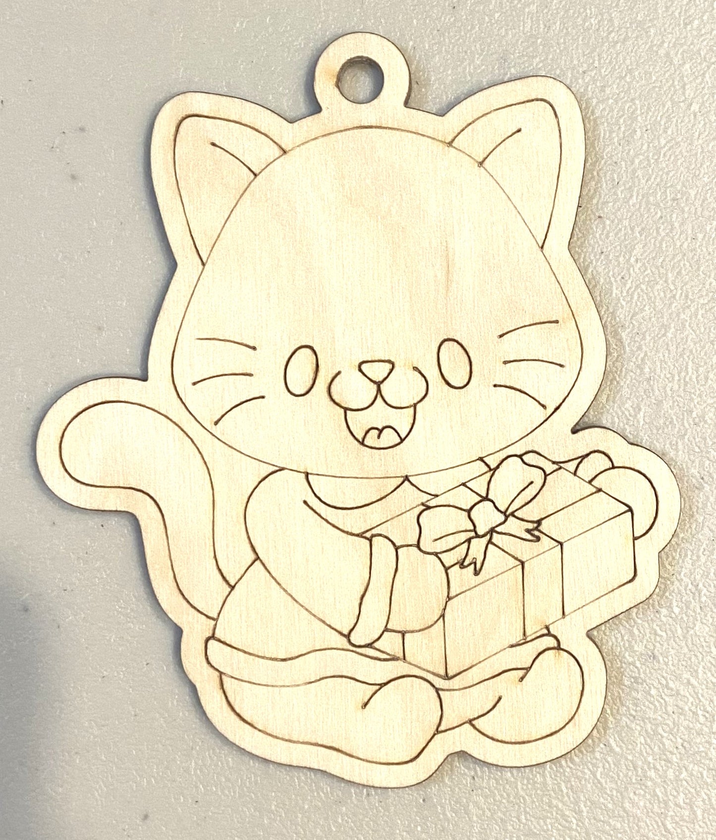 Ready to Paint Ornament - 1/8" Plywood - Cat w/Gift - S353