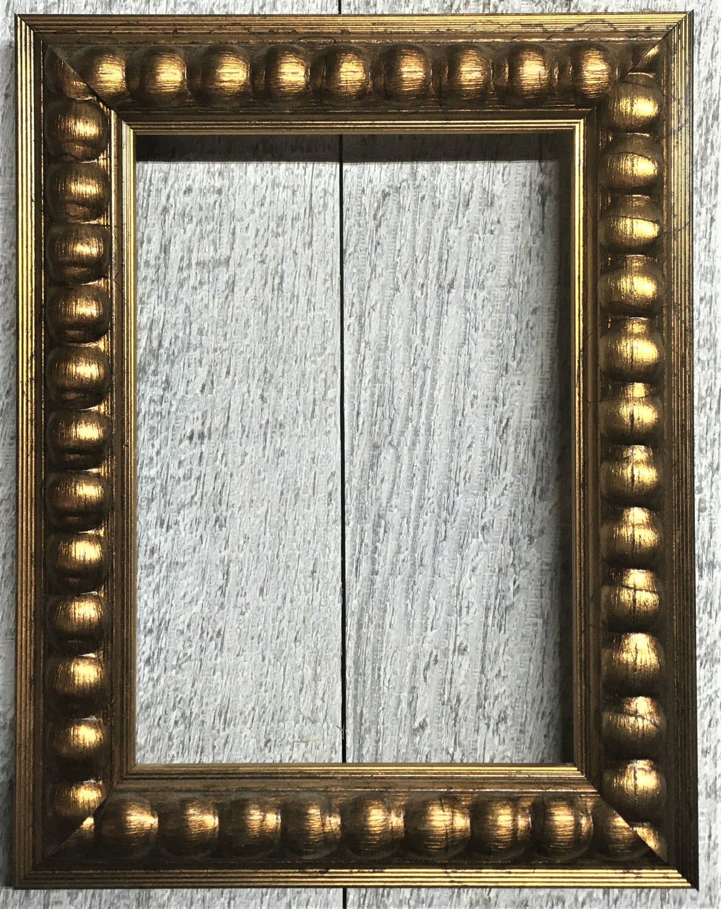 Picture Frame 1-1/4" Gold Bead - U001